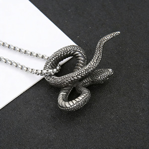 Yunnique – collier avec pendentif serpent en acier inoxydable, design animal géométrique, bijoux unisexes à la mode - Product Image 2