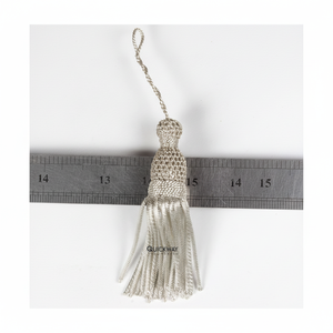 Borlas de Hilo Metálico Plateado Hechas a Mano, Borla Clerical para Vestimentas de Iglesia y Uso Decorativo - Product Image 1