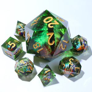 Dado D20 Gigante de Resina Hecho a Mano con Ojo de Dragón Flotante de 50mm para Juego de Rol Dungeons & Dragons - L6 D20 50mm - Product Image 3