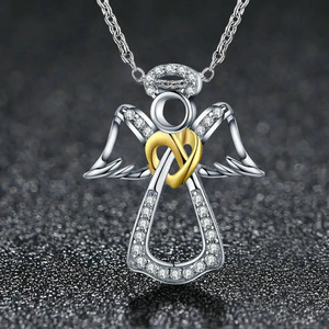 Collana con Ciondolo a Forma di Cuore e Angelo per Donne - Product Image 1