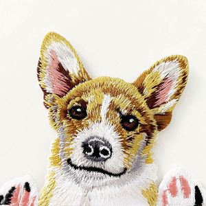 Parches Bordados Personalizados de Producción Profesional, Fábrica China, para Ropa - Product Image 3