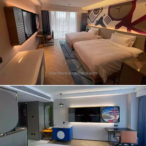 ชุดเฟอร์นิเจอร์ห้องนอนโรงแรมราคาประหยัด เตียงคู่โครงไม้พร้อมหัวเตียง โต๊ะข้างเตียง ตู้วางทีวี โต๊ะทำงาน และตู้เสื้อผ้า สำหรับโรงแรมระดับ 3 ดาว - Product Image 2