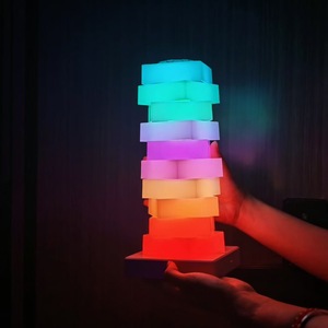 Lampe de chevet décorative en forme de cube arc-en-ciel, lumière d'ambiance macaron colorée pour chambre d'enfant, lampe de table en forme de gourde pour chambre à coucher - Product Image 1