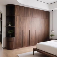 Armario Moderno para Dormitorio Principal, Personalizable para Uso Hospitalario, con Materiales a Medida y Características que Ahorran Espacio