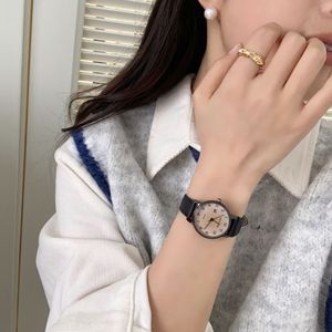 Reloj de Pulsera Casual y Elegante para Mujer, Estilo Romano, con Calendario, Correa de Cuero Económica, Caja Redonda de Aleación de 30 mm, Esfera de Cristal - Product Image 2