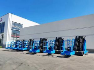 Mobiele hoogwerker op aanhanger met automatische nivellering - Product Image 2