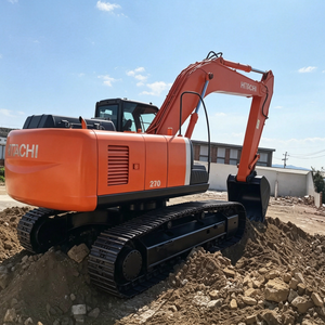 Machine de terrassement sur chenilles ZX270 pour un nivellement précis dans le cadre d'un projet de renforcement des talus côtiers - Product Image 4