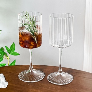 Copa de cóctel alta a rayas verticales Retro soplada a mano de primera calidad, <span class=keywords><strong>vino</strong></span> tinto caliente romántico de gama alta para copa de champán ligeramente Tipsy - Product Image 2