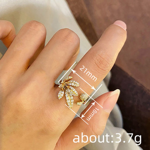 Bague ouverte ajustable en zircon motif feuille de bananier pour femme, bijou de doigt tendance pour les vacances - Product Image 5