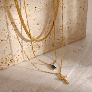 Collier en acier inoxydable triple couche PVD étanche, hypoallergénique, avec chaîne serpent plate et pendentif zircon pierre de naissance - Product Image 5