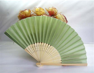 พัดมือพับได้ทำจากผ้าไหมเทียมสีดำ ลายไม้ไผ่ ของชำร่วยงานแต่งงาน ของขวัญงานเลี้ยงฉลองเด็กแรกเกิด พร้อมถุงของขวัญ - Product Image 3