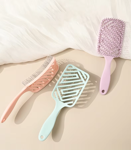 Spazzola per Capelli a Rete Traforata con Garanzia di Soddisfazione, Morbida e Massaggiante per il Cuoio Capelluto, per Uso Domestico - Product Image 1