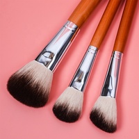 Ensemble de 17 pinceaux de maquillage pour le visage en poils de chèvre naturels de haute qualité Dongshen avec manche en bois et étiquette privée