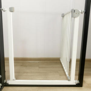 Clôture <span class=keywords><strong>de</strong></span> sécurité réglable pour bébé barrière <span class=keywords><strong>de</strong></span> sécurité pour <span class=keywords><strong>chien</strong></span> garde d'<span class=keywords><strong>escalier</strong></span> <span class=keywords><strong>de</strong></span> sécurité fermeture automatique enfants jouant à la barrière <span class=keywords><strong>de</strong></span> porte - Product Image 3