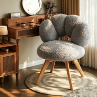 Tabouret de coiffeuse pivotant ergonomique en bois massif de style vintage, design pétale de luxe léger, chaise de manucure avec dossier pivotant pour filles