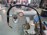 Robot collaboratif industriel de soudage Gaochuang FR5 à 6 axes, capacité de charge de 5 kg, moteur en alliage d'aluminium, machinerie lourde