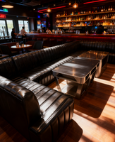 Canapé sectionnel rétro de qualité commerciale en cuir côtelé pour bar, club et salon VIP