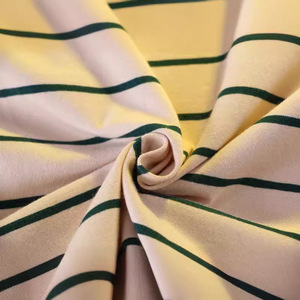 Conjunto de Dos Piezas para Niños Pequeños, Camiseta de Manga Corta con Cuello Redondo y Rayas de Verano, Pantalones Cortos Deportivos, Transpirable y Cómodo - Product Image 4