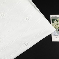 Tissu en dentelle florale respirant et hydrosoluble 100% coton pour vêtements ou robe hawaïenne, tissu en dentelle brodée