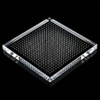 Plaque carrée en quartz de silice fondue de qualité optique à haute transparence, personnalisée, avec trous percés avec précision, SiO2 de haute pureté pour soudage et découpe