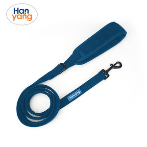 طقم طوق وحزام حيوانات أليفة Corduroy بدون سحب للكلاب قابل للتعديل مع كيس للبراز على شكل علامة تجارية فاخرة مع نمط شعار مخصص حسب الطلب - Product Image 3