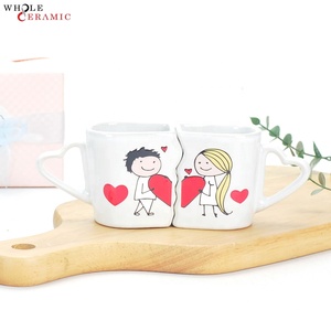 Tazas de Cerámica con Forma Única para Parejas, Regalos Personalizados al por Mayor para el Día de San Valentín, <span class=keywords><strong>Serie</strong></span> Roja y Blanca con Diseño de MR&MRS, Regalos de Boda - Product Image 3