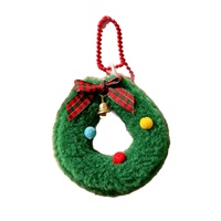 Décorations de Noël en peluche en gros : Adorables pendentifs de dessins animés (Père Noël, chat, bonhomme de neige, homme en pain d'épices) pour sapin de Noël, cadeau de fêtes