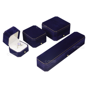 Boîte à bijoux en velours rouge de luxe en gros pour collier, bracelet, boucles d'oreilles, bague, ensemble de bijoux, logo personnalisé, boîte à bijoux de qualité supérieure - Product Image 3