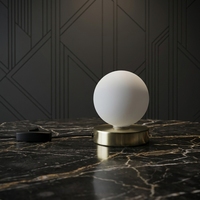 Lampe de table moderne nordique blanche 220V en fer pour restaurant, hôtel, chambre à coucher, chevet, avec abat-jour en verre