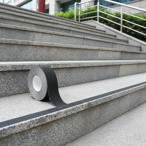 Bande antidérapante noire 5 cm x 25 m pour application sur les escaliers - Product Image 3