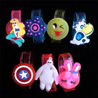 Bracelets LED Assortis à Thème Dessin Animé – Bracelets Lumineux LED Amusants pour Enfants – Cadeaux Lumineux qui Brillent dans le Noir
