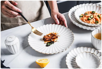 Ensembles de vaisselle en porcelaine nordique les plus vendus Assiettes à dîner en céramique minimalistes et scéniques en porcelaine osseuse