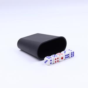 Accesorios de Juego de Mesa con Logotipo Personalizado, 4 Vasos para Dados de Cuero PU con Interior de Terciopelo, con Juego de Dados de Póker para Fiestas de Casino - Product Image 4