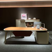 Bureau de direction de luxe italien en cuir de selle, bureau de direction en fibre de bois de densité moyenne, bureau de direction de luxe
