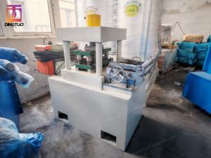 Machine de formage de tubes octogonaux personnalisée avec poinçonnage pour porte roulante, ajout de logo - Product Image 5