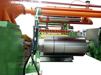 Ligne de découpe de bobines en bande, machine de formage de rouleaux, tôle d'acier, bobine d'acier pour découpe longitudinale 0-200 m/min 0,2 - 3 mm 10