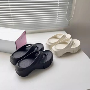 Sandalias de tacón alto de una pieza de EVA estilo deportivo para mujer, con plataforma elevadora, tipo chancla, para verano 2026, para chicas pequeñas, para playa y mar. - Product Image 1