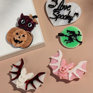 Nueva ropa creativa broche de Halloween Pop gato negro murciélago chica calavera botella escoba mágica amor espeluznante mujeres acrílico broches Pin - Product Image 5