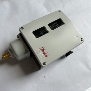 โมดูลรีเลย์หรือสวิตช์ PLC ใหม่และของแท้ รุ่น 017-521566 RT121 - Product Image 5