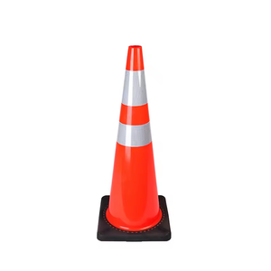 Cône de signalisation routière en PVC flexible noir avec base en caoutchouc 450 500 750 700 900mm - Product Image 1