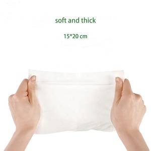 <span class=keywords><strong>Lingettes</strong></span> <span class=keywords><strong>nettoyantes</strong></span> pour le <span class=keywords><strong>visage</strong></span> <span class=keywords><strong>et</strong></span> le <span class=keywords><strong>corps</strong></span> pour hommes, effet rafraîchissant - Product Image 3