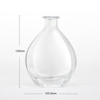 Logo personnalisé 500ml 700ml 750ml Rhum Whisky Gin Liqueur Bouteilles en verre avec taille personnalisée