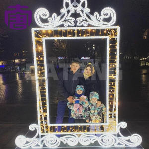 Escultura de marco de fotos iluminado en 2D personalizada para exteriores con motivo luminoso para decoración de festivales con luces LED - Product Image 4