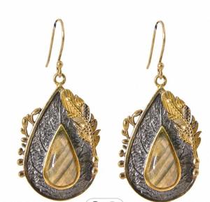 Boucles d'oreilles sur mesure en argent sterling 925 avec pierres précieuses en labradorite Plaqué or 18 carats Boucles d'oreilles fines de style mignon pour les mariages - Product Image 1