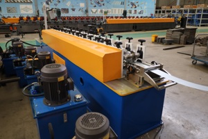 Máquina formadora de rollos de quilla de acero de alta velocidad <span class=keywords><strong>C</strong></span> Stud Maquinaria para hacer azulejos - Product Image 2