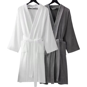 लक्जरी 100% कपास होटल स्पा स्नानग्रोब आधुनिक सादगी और एक आकार सभी वयस्क उपलब्ध सभी मौसमों को फिट करता है। - Product Image 3