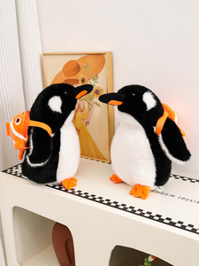 Adorable pingüino juguete de peluche Super suave PP algodón relleno pescado mochila malla oso mimoso alivio del estrés para San Valentín - Product Image 3