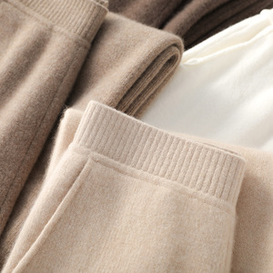 2025 donna autunno inverno <span class=keywords><strong>pantaloni</strong></span> larghi dritti larghi da donna <span class=keywords><strong>in</strong></span> <span class=keywords><strong>maglia</strong></span> bianca con vita alta e piatta per capispalla - Product Image 3