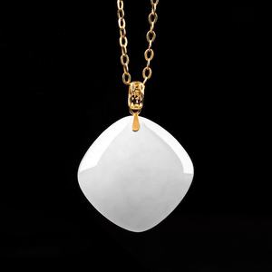 Pendentif carré en jade néphrite naturel, or 18 carats, bijoux pour femmes, design original, cadeau avec certificat d'évaluation D544 - Product Image 1