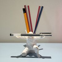 Porte-stylo créatif Ninja en résine, organisateur de bureau Kung Fu Ninja, ornement de papeterie amusant pour table, vente en gros